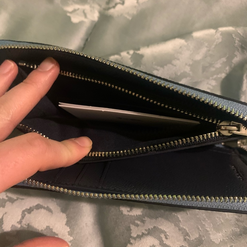 SOLD BNWT Coach Wallet - Picture 8 of 9